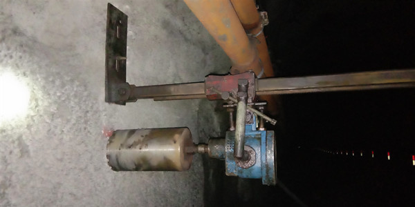 陜煤建設澄合分公司安裝三隊井下打孔作業有了“新利器”