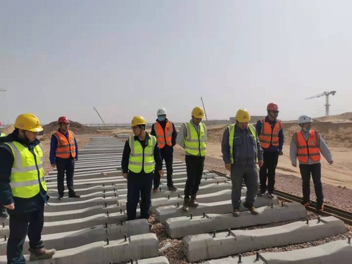 陜煤建設(shè)路橋分公司榆林化學鐵專線首段路基工程通過交工驗收