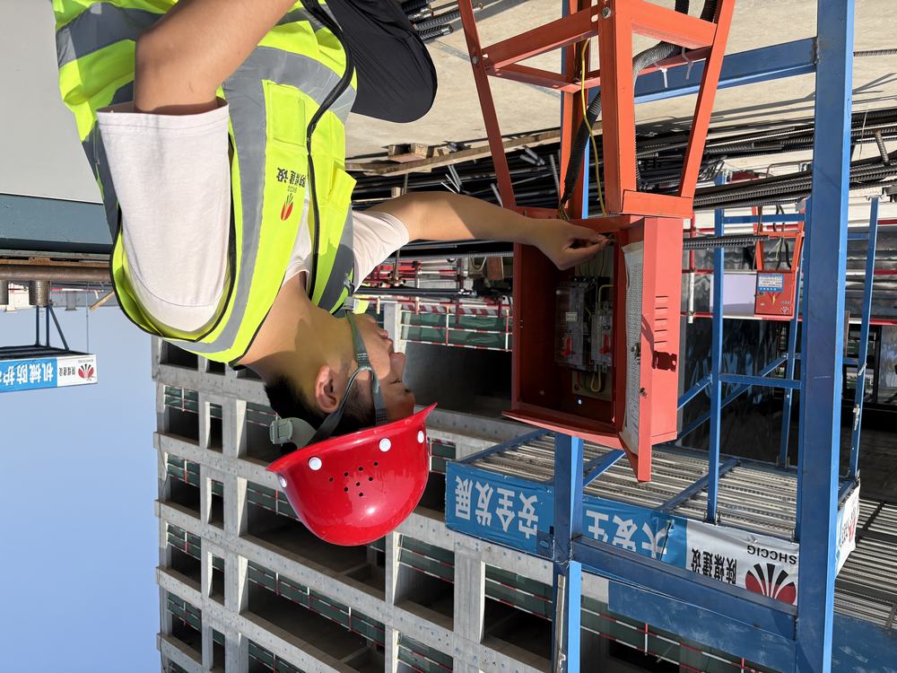 陜煤建設(shè)天工公司的 520 硬核告白：安全帽作玫瑰，卷尺圖紙寫(xiě)情詩(shī)