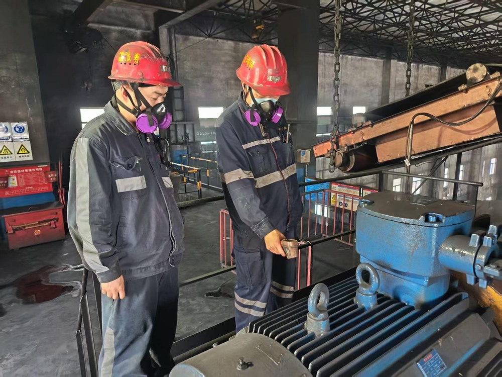 陜煤建設(shè)洗選煤運(yùn)營公司澄合山陽運(yùn)營項目部：烈日炙烤，他們的堅守最“滾燙”